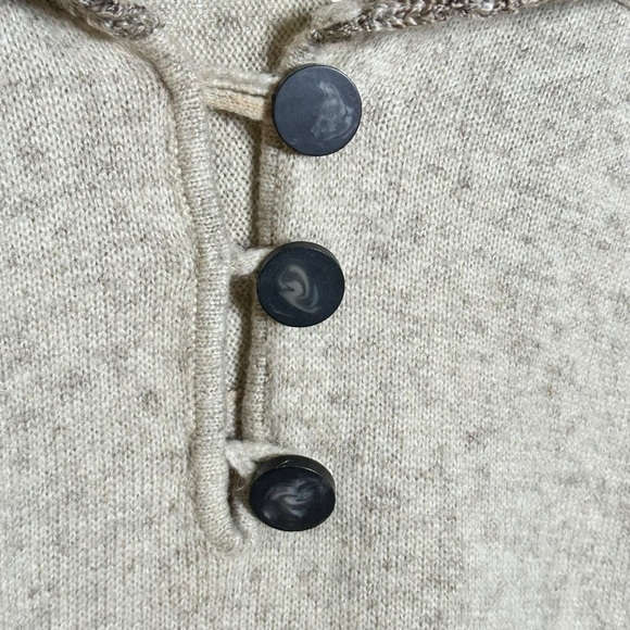 5 for $40 
Cris Barros Tan Baggy Peter Pan Collar Three Button Pull Over P/S - Picture 2 of 7